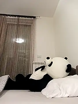 MeCherryy online show from January 12, 2026, 8:15 pm