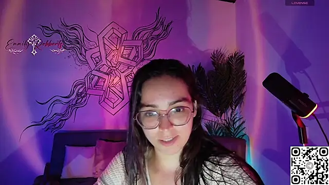 Emmi Roberts online show from June 17, 2026, 3:50 am