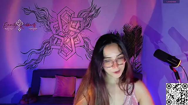 Emmi Roberts online show from June 11, 2026, 12:01 am