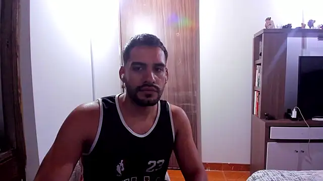 Snapshot of Leon__Hart_ chatting on March 19, 2025, 11:36 pm Leon Hart online show from March 19, 2025, 11:36 pm