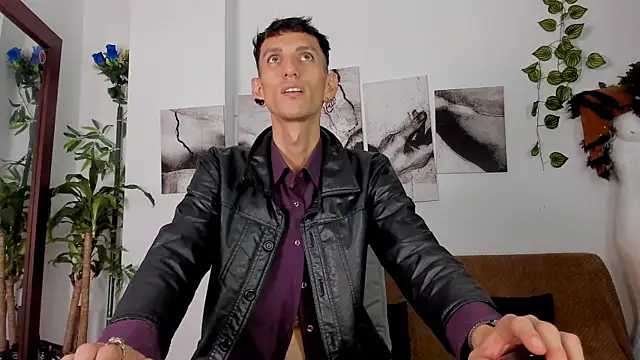 Giotrashy online show from November 24, 2025, 10:21 pm