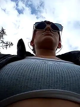 Snapshot of Hairydoll_ chatting on October 28, 2025, 1:43 pm Hairydoll online show from October 28, 2025, 1:43 pm