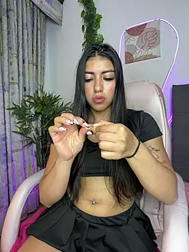 Snapshot of Quiinn_bx chatting on July 14, 2026, 2:05 am Quiinn bx online show from July 14, 2026, 2:05 am