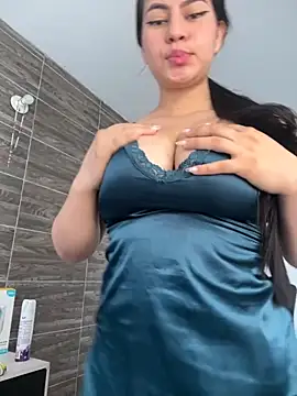 Snapshot of Saanvi21 chatting on October 24, 2025, 2:05 pm Saanvi21 online show from October 24, 2025, 2:05 pm