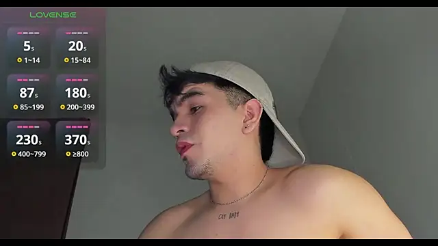 Snapshot of cmzo_ chatting on October 13, 2025, 12:45 am cmzo online show from October 13, 2025, 12:45 am