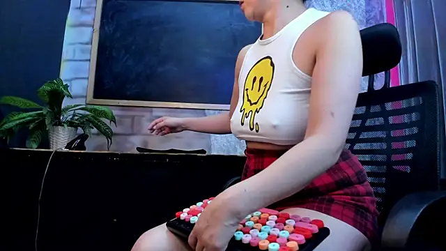 AngelinaBlanc  online show from October 28, 2025, 12:37 pm