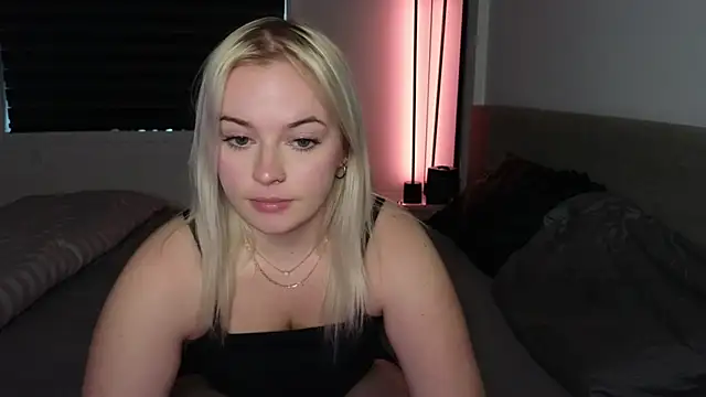 margot robbie7 online show from October 26, 2025, 10:10 pm