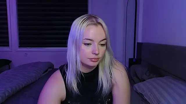 margot robbie7 online show from October 7, 2025, 10:44 pm