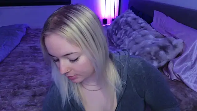 Snapshot of margot_robbie7 chatting on March 2, 2026, 11:44 pm margot robbie7 online show from March 2, 2026, 11:44 pm