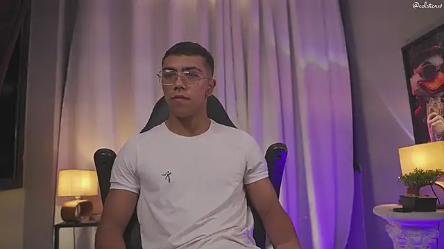 Snapshot of Colstorw_ chatting on March 20, 2026, 10:38 am Colstorw online show from March 20, 2026, 10:38 am