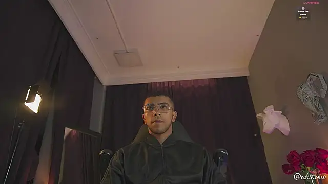 Snapshot of Colstorw_ chatting on February 10, 2026, 10:03 am Colstorw online show from February 10, 2026, 10:03 am