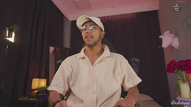 Snapshot of Colstorw_ chatting on February 7, 2026, 10:01 am Colstorw online show from February 7, 2026, 10:01 am