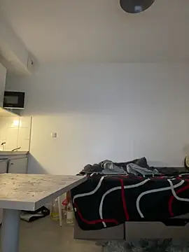 Snapshot of Renoirmonter chatting on March 19, 2026, 2:44 am Renoirmonter online show from March 19, 2026, 2:44 am