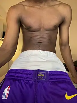 Snapshot of Renoirmonter chatting on March 5, 2026, 12:07 am Renoirmonter online show from March 5, 2026, 12:07 am