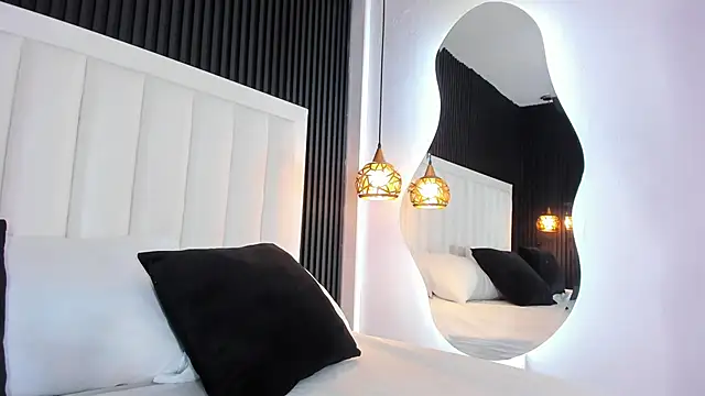 Snapshot of MartinaGracex chatting on November 28, 2025, 10:54 pm MartinaGracex online show from November 28, 2025, 10:54 pm