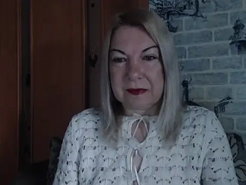 Snapshot of Lillia_Ray chatting on April 23, 2026, 6:42 am Lillia Ray online show from April 23, 2026, 6:42 am
