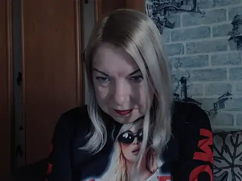 Snapshot of Lillia_Ray chatting on April 24, 2026, 9:33 am Lillia Ray online show from April 24, 2026, 9:33 am