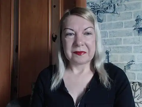 Snapshot of Lillia_Ray chatting on April 19, 2026, 5:52 am Lillia Ray online show from April 19, 2026, 5:52 am