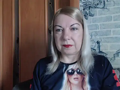 Snapshot of Lillia_Ray chatting on April 25, 2026, 8:06 am Lillia Ray online show from April 25, 2026, 8:06 am