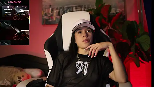 Snapshot of Danaa_Rouse chatting on November 29, 2025, 9:48 pm Danaa Rouse online show from November 29, 2025, 9:48 pm