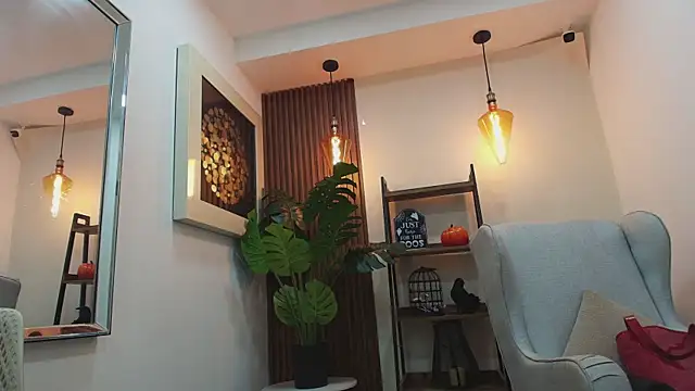 Snapshot of Coral_Lise chatting on October 18, 2025, 11:23 am Coral Lise online show from October 18, 2025, 11:23 am