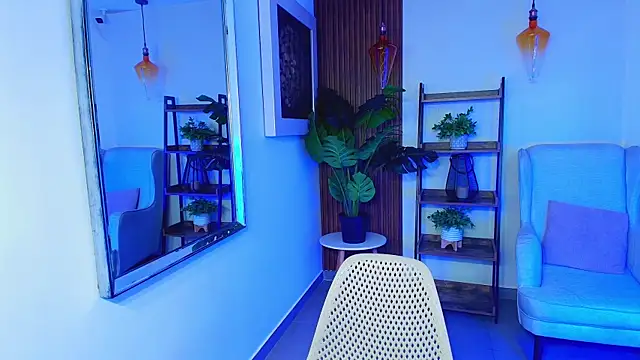 Snapshot of Coral_Lise chatting on October 9, 2025, 11:22 am Coral Lise online show from October 9, 2025, 11:22 am