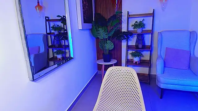 Snapshot of Coral_Lise chatting on October 8, 2025, 11:23 am Coral Lise online show from October 8, 2025, 11:23 am