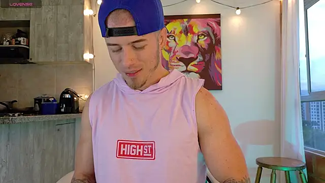 Snapshot of Ryannblue07 chatting on October 18, 2025, 10:34 pm Ryannblue07 online show from October 18, 2025, 10:34 pm