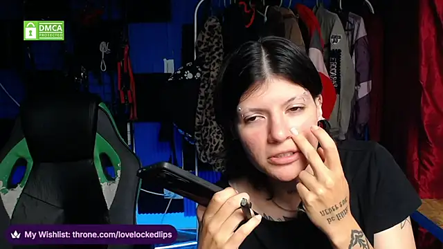 Snapshot of lovelockedlips chatting on June 9, 2026, 7:48 pm lovelockedlips online show from June 9, 2026, 7:48 pm