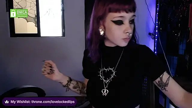 Snapshot of lovelockedlips chatting on August 2, 2026, 2:21 am lovelockedlips online show from August 2, 2026, 2:21 am