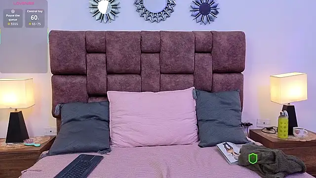 Snapshot of Lili_Opal chatting on February 19, 2026, 12:13 pm Lili Opal online show from February 19, 2026, 12:13 pm