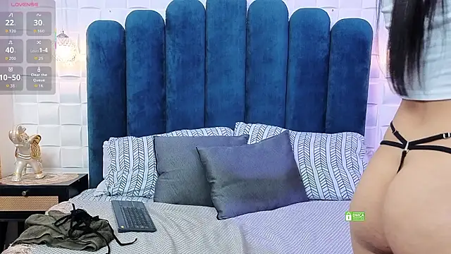 Snapshot of Lili_Opal chatting on March 6, 2026, 12:11 pm Lili Opal online show from March 6, 2026, 12:11 pm