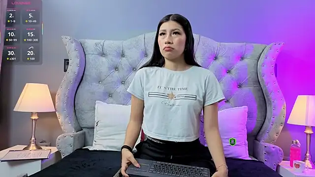Snapshot of Lili_Opal chatting on May 12, 2026, 12:11 pm Lili Opal online show from May 12, 2026, 12:11 pm