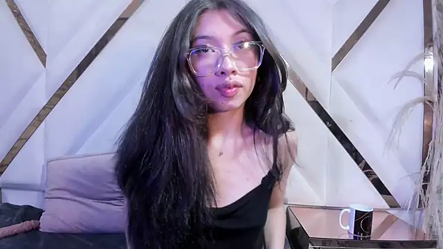 LauryAndNarem69 online show from February 4, 2026, 6:52 am