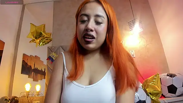 Snapshot of kailinmoonx chatting on July 4, 2026, 11:49 am kailinmoonx online show from July 4, 2026, 11:49 am
