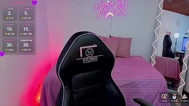 Snapshot of Malory_tay1 chatting on October 31, 2025, 5:31 pm Malory tay1 online show from October 31, 2025, 5:31 pm