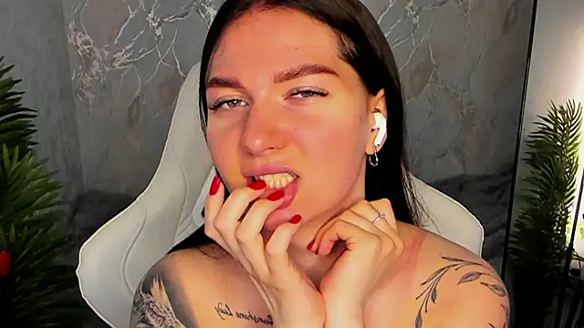 Snapshot of babyisperfect chatting on June 12, 2026, 1:36 am babyisperfect online show from June 12, 2026, 1:36 am
