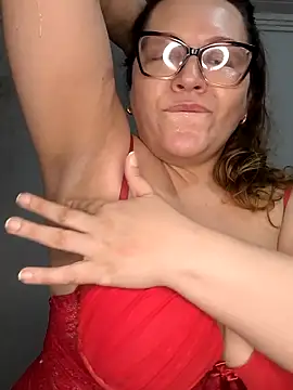 Snapshot of veludolunar chatting on October 27, 2025, 9:49 pm veludolunar online show from October 27, 2025, 9:49 pm