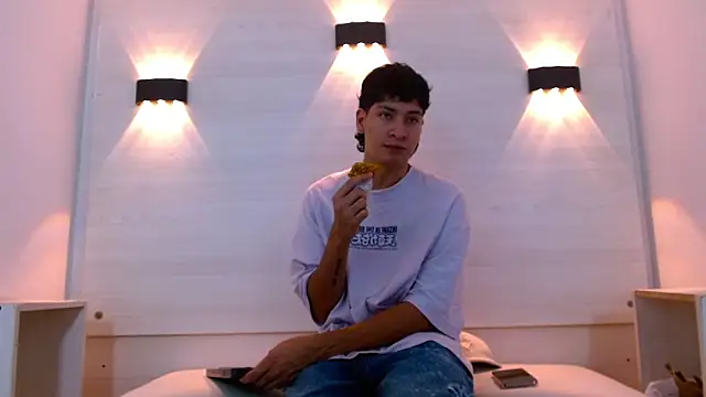 Jhojan twink online show from November 27, 2025, 12:16 pm