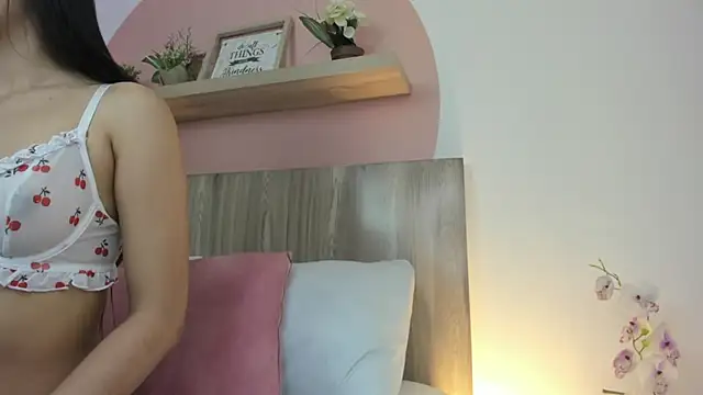 Snapshot of nina_blake chatting on November 6, 2025, 2:26 am nina blake online show from November 6, 2025, 2:26 am