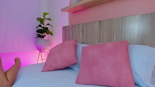 Snapshot of nina_blake chatting on November 8, 2025, 2:15 am nina blake online show from November 8, 2025, 2:15 am