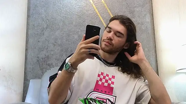 FreyrVik online show from December 2, 2025, 3:36 pm