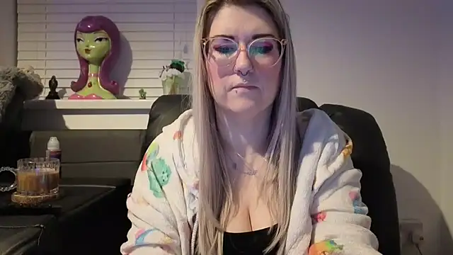 Snapshot of Sizzling_Indie36 chatting on February 6, 2026, 9:00 pm Sizzling Indie36 online show from February 6, 2026, 9:00 pm