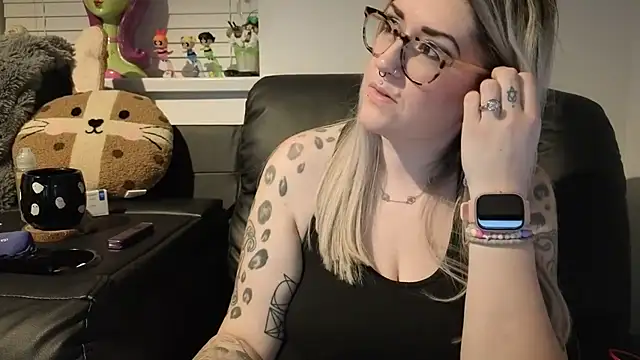 Snapshot of Sizzling_Indie36 chatting on March 25, 2026, 11:36 pm Sizzling Indie36 online show from March 25, 2026, 11:36 pm