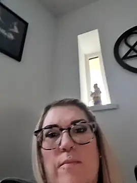 Sizzling Indie36 online show from November 18, 2025, 2:20 pm