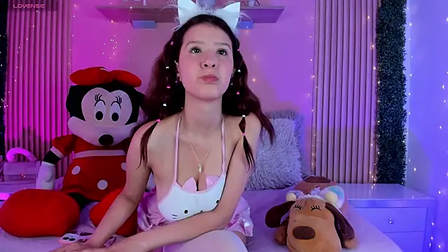 Snapshot of Sophie_joyy chatting on December 14, 2025, 4:18 am Sophie joyy online show from December 14, 2025, 4:18 am