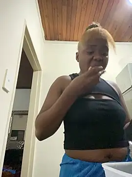 Snapshot of Lahtinah24 chatting on March 19, 2025, 6:55 pm Lahtinah24 online show from March 19, 2025, 6:55 pm