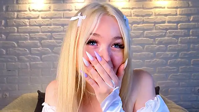 minigirl online show from March 16, 2025, 7:15 am