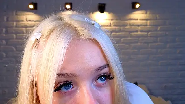 minigirl online show from March 15, 2025, 10:24 am