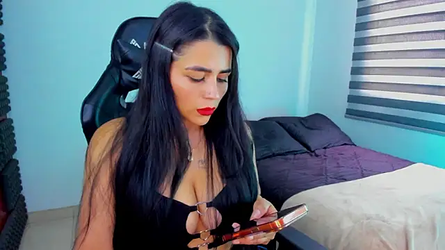 Snapshot of hannarusso chatting on March 4, 2026, 8:16 pm hannarusso online show from March 4, 2026, 8:16 pm